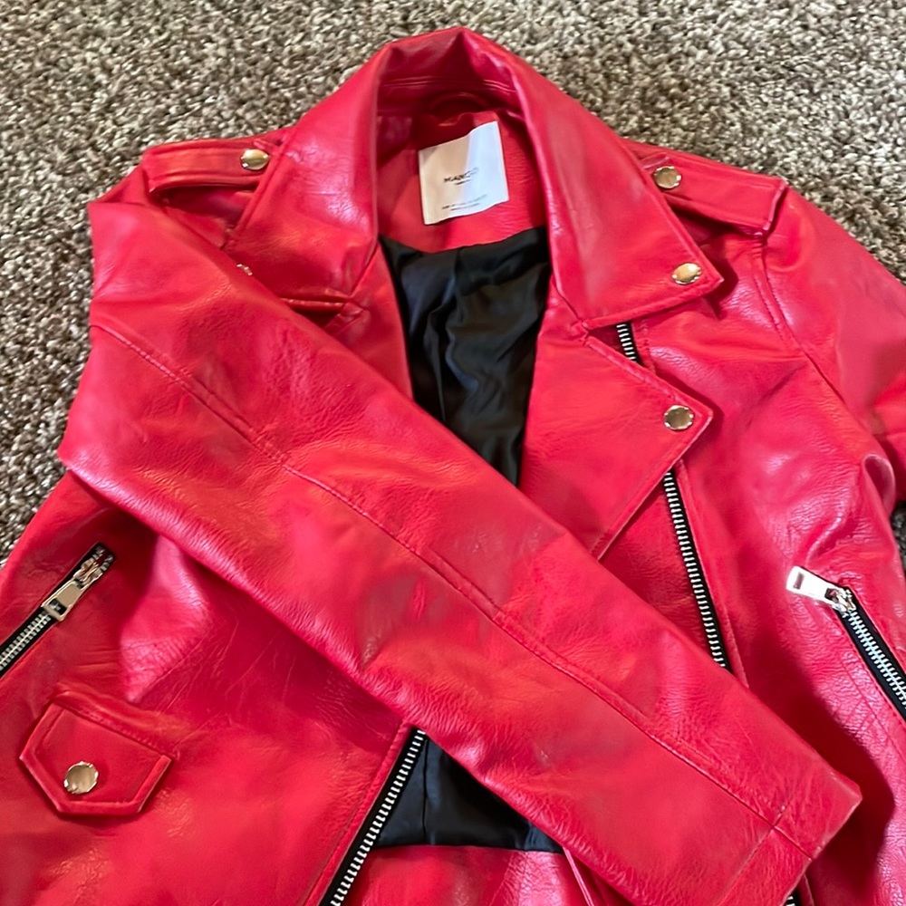 Very adorable red jacket
